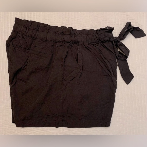 Lou & Grey shorts NWT - Picture 3 of 6